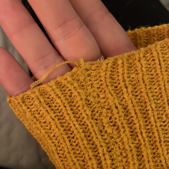 Zara Mustard Yellow v-neck sweater - Picture 8 of 8